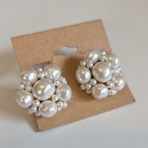 Vintage Pearl Cluster Button Earrings - Creamy White